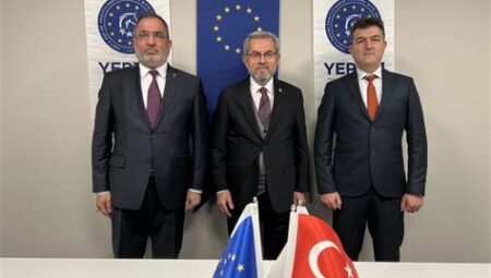 Sanatçıların Hayır Kurumlarıyla İşbirliği