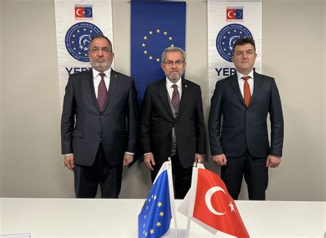 Sanatçıların Hayır Kurumlarıyla İşbirliği