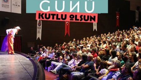 Sanatçıların Oynadığı Tiyatro Oyunları